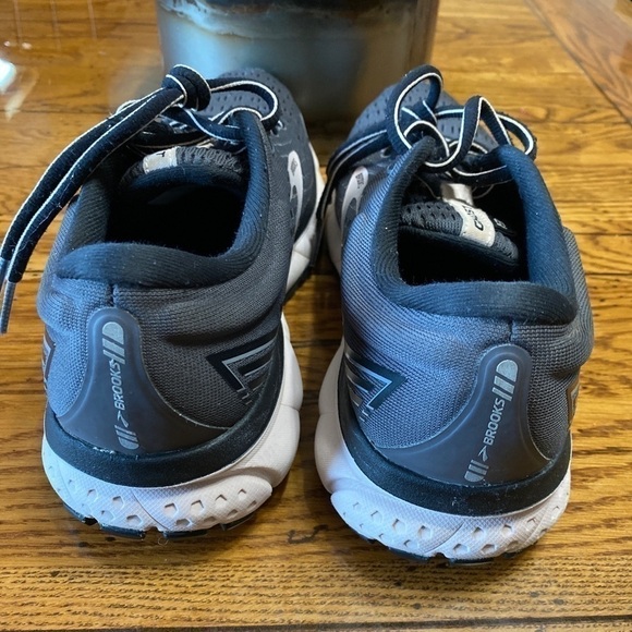 brooks Ghost 13 Black/Hushed Violet Shoes Size 9 - Picture 1 of 7